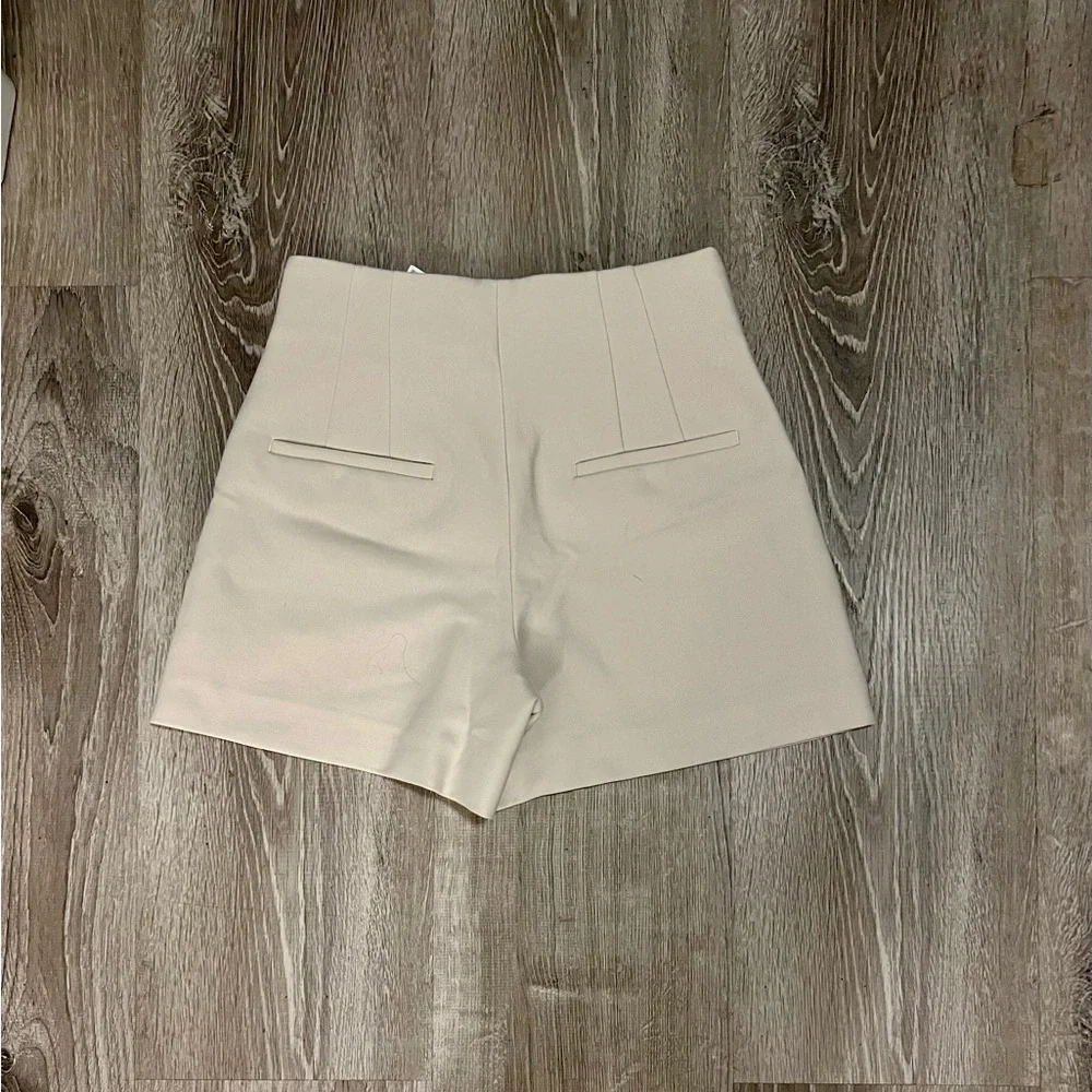 Zara High Waisted Pleated Shorts - Cream - Picture 3 of 7